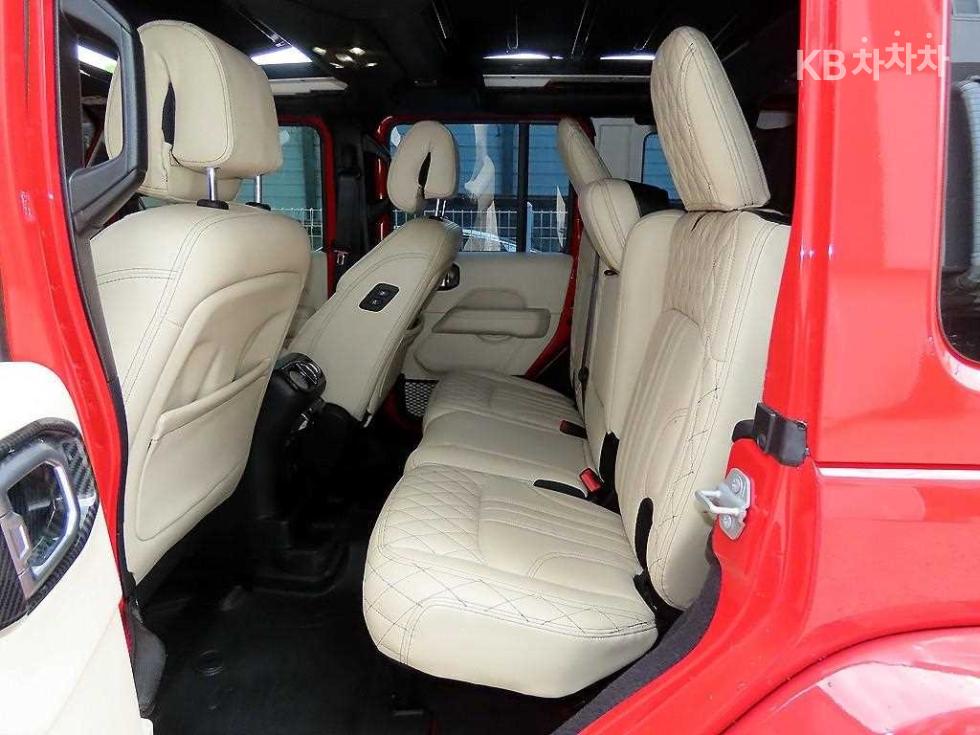 Jeep Wrangler — miniaturë 6