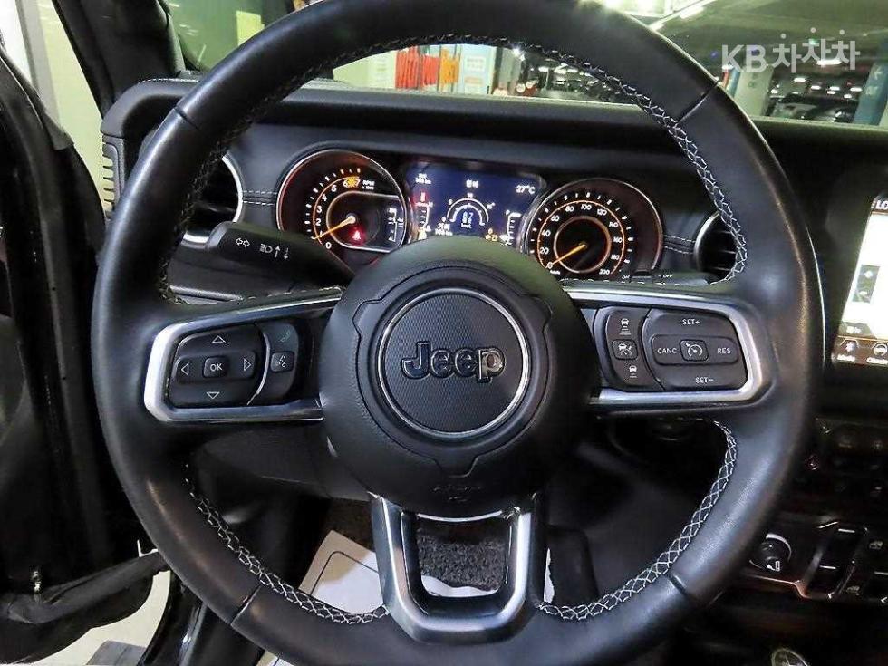 2022 Jeep (JL) photo