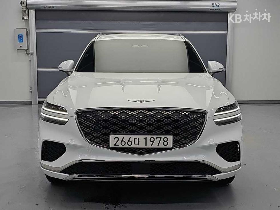 2025 Genesis GV70 photo
