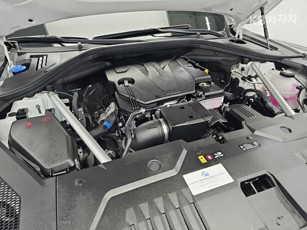 2025 Genesis GV70 photo