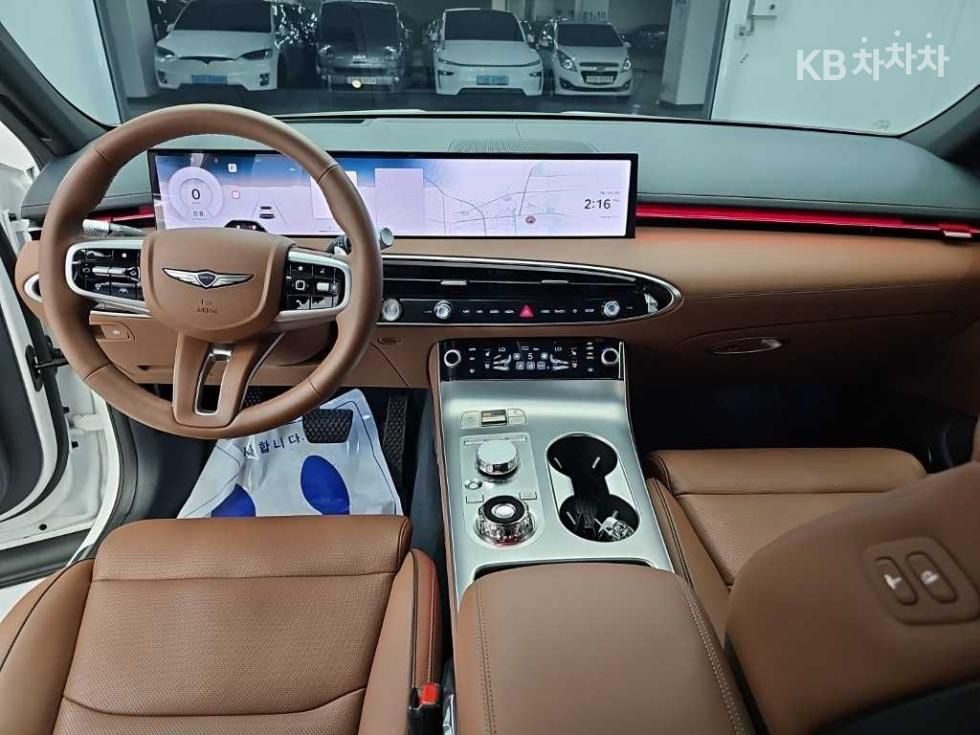 2025 Genesis GV70 photo