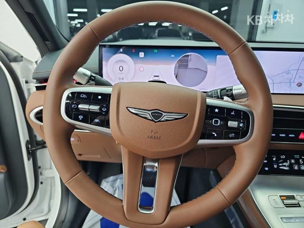 2025 Genesis GV70 photo