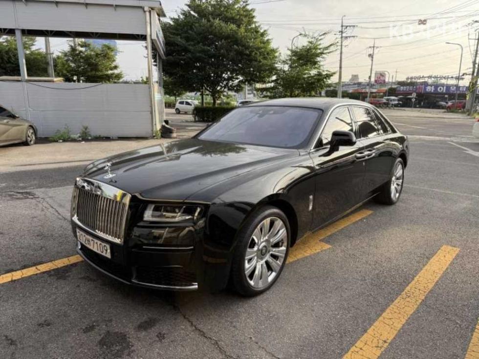 2021 Rolls-Royce 2 photo