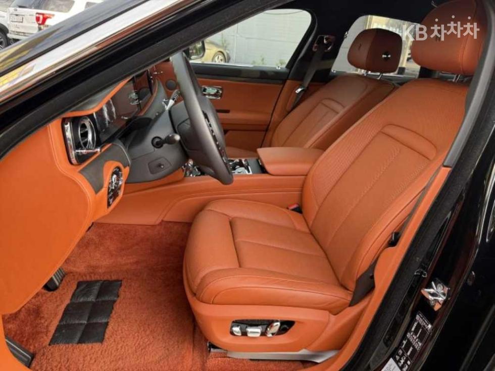 2021 Rolls-Royce 2 photo