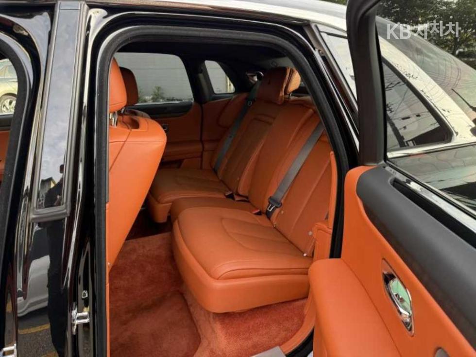 2021 Rolls-Royce 2 photo