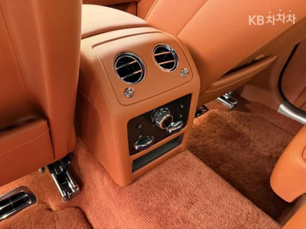 2021 Rolls-Royce 2 photo