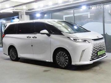 Lexus LM 500h — foto 1