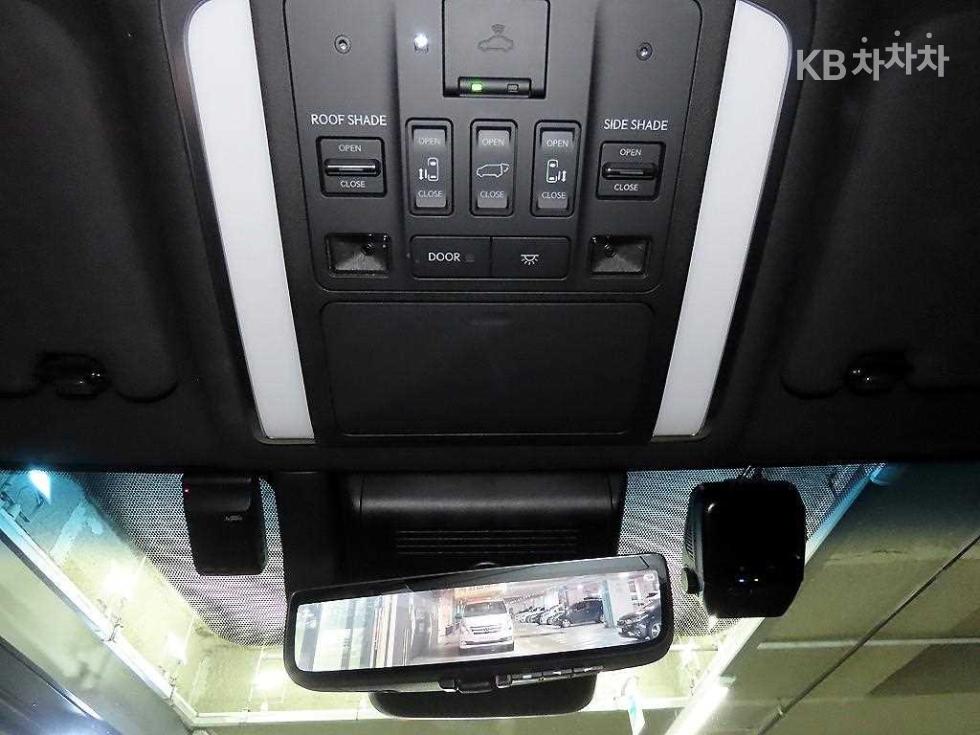 Lexus LM — miniaturë 13