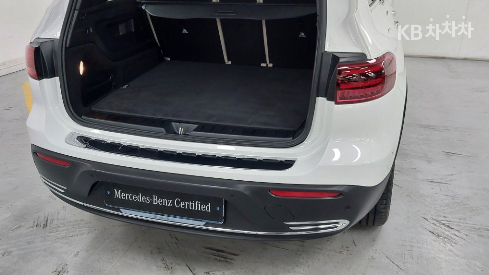 Mercedes-Benz EQB — miniaturë 8