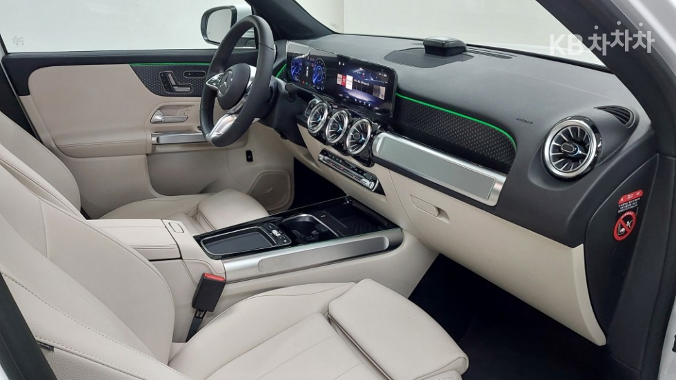 Mercedes-Benz EQB — miniaturë 10
