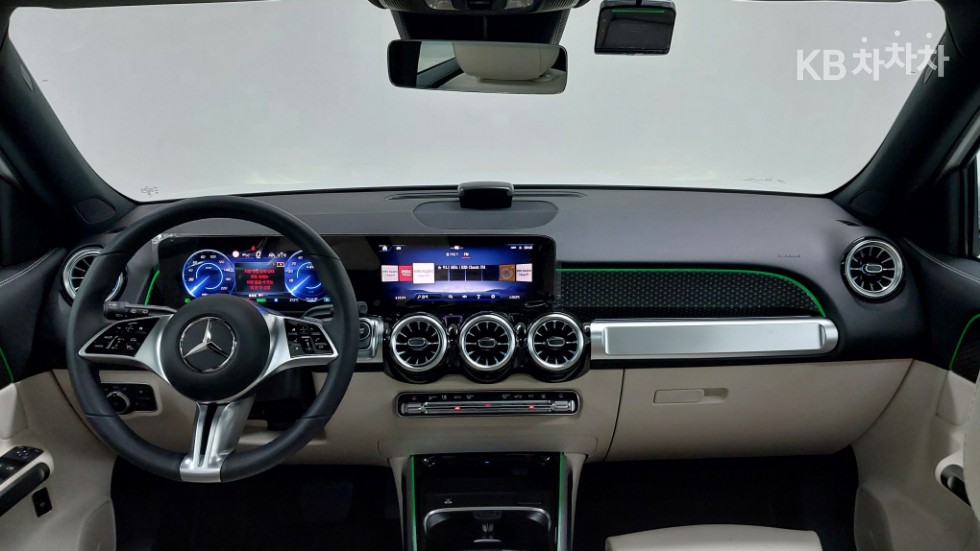 Mercedes-Benz EQB — miniaturë 11