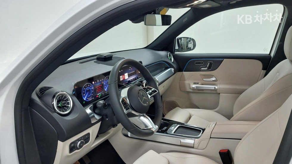 Mercedes-Benz EQB — miniaturë 13