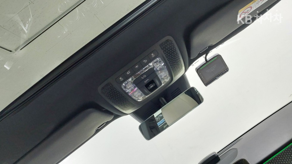 Mercedes-Benz EQB — miniaturë 17