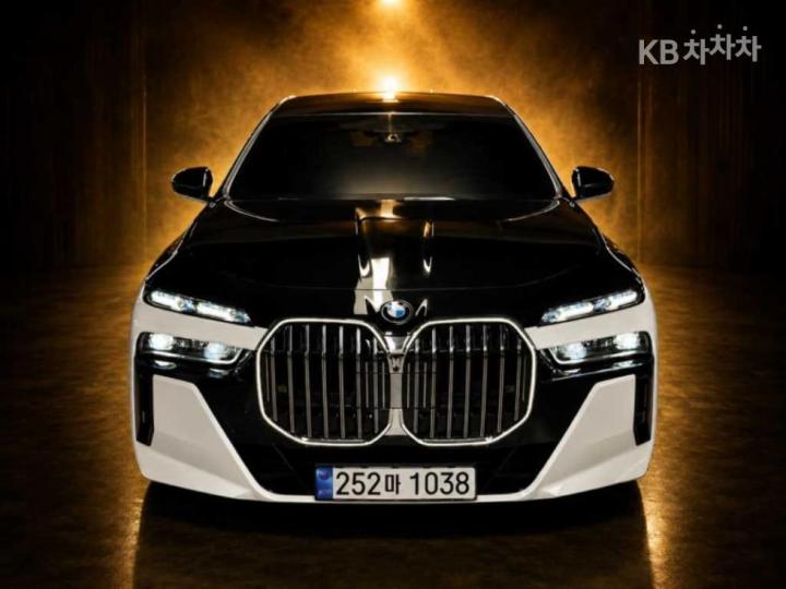 BMW 7er 740i xDrive — foto 1