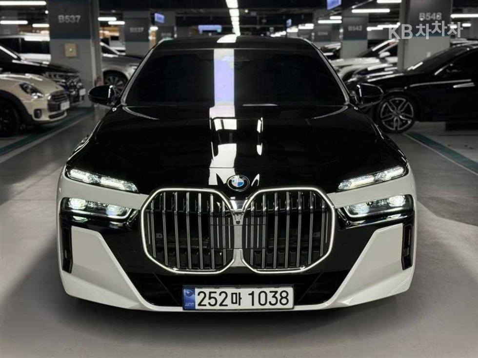 BMW 7er — miniaturë 2
