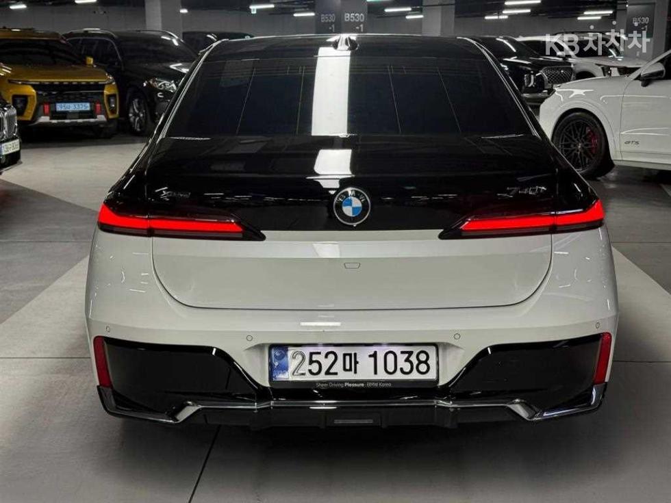 BMW 7er — miniaturë 4