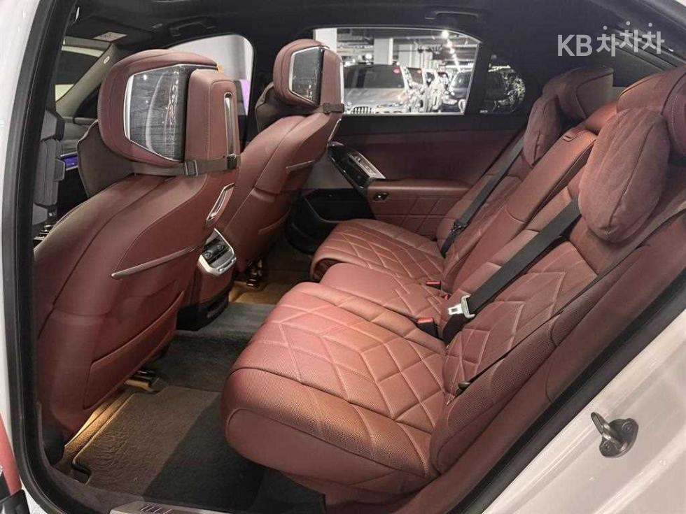 BMW 7er — miniaturë 11