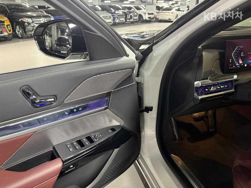 BMW 7er — miniaturë 12