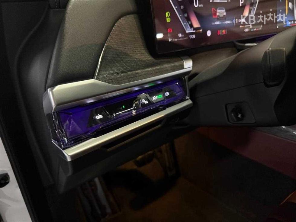 BMW 7er — miniaturë 13