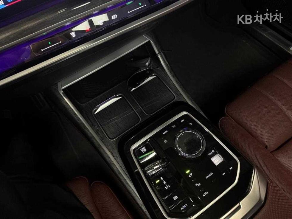 BMW 7er — miniaturë 15