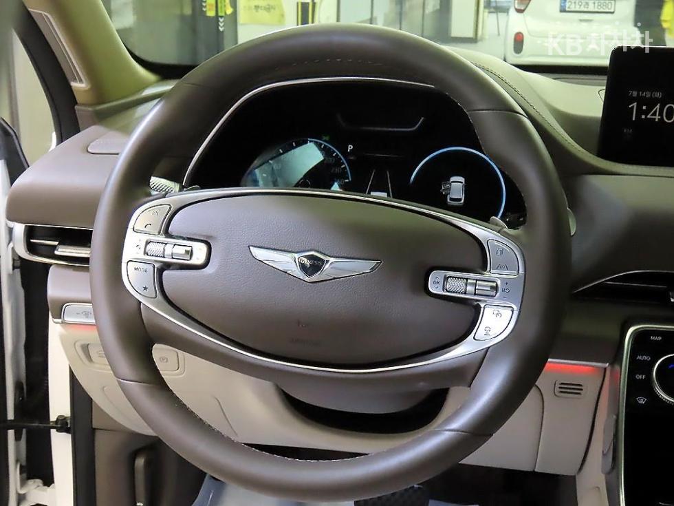 2023 Genesis GV80 photo