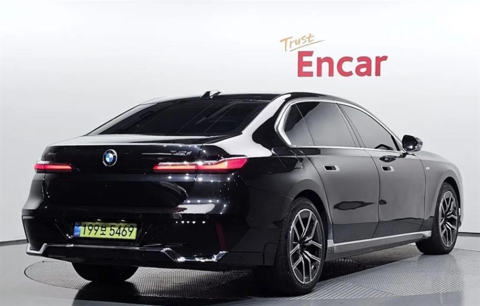 BMW 7er — miniaturë 3