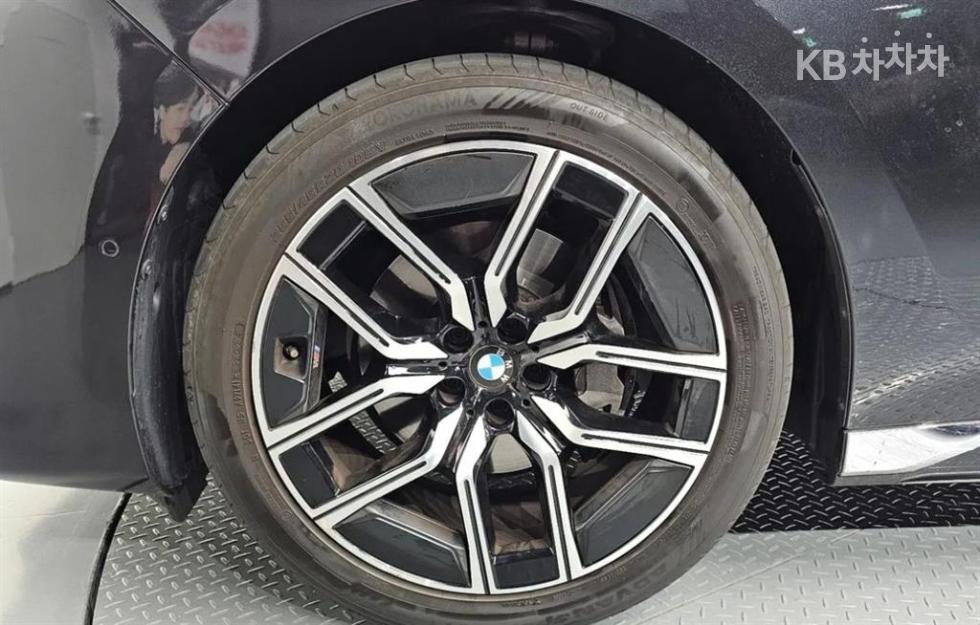 BMW 7er — miniaturë 5