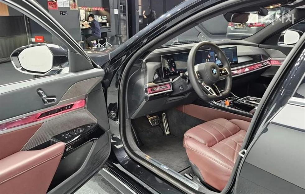 BMW 7er — miniaturë 10