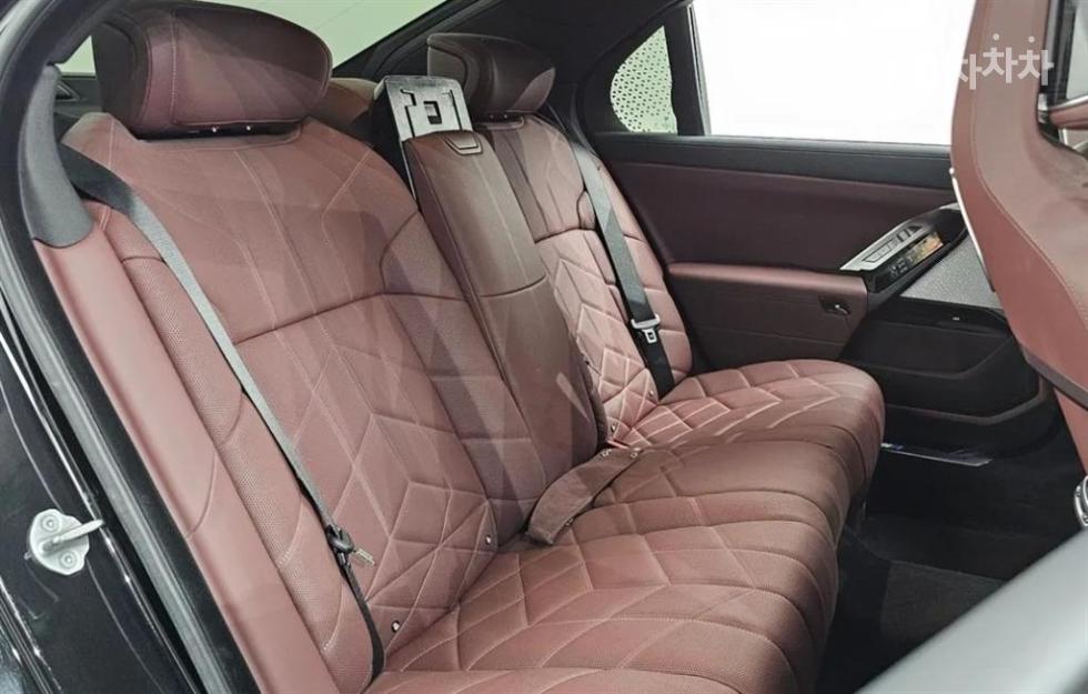 BMW 7er — miniaturë 12
