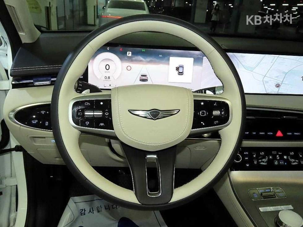 2025 Genesis GV70 photo