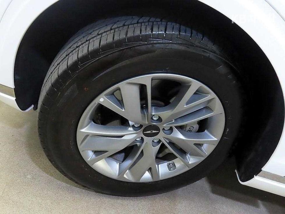 2025 Genesis GV70 photo