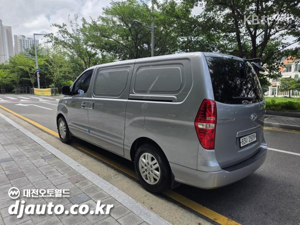 Hyundai Starex — miniaturë 3
