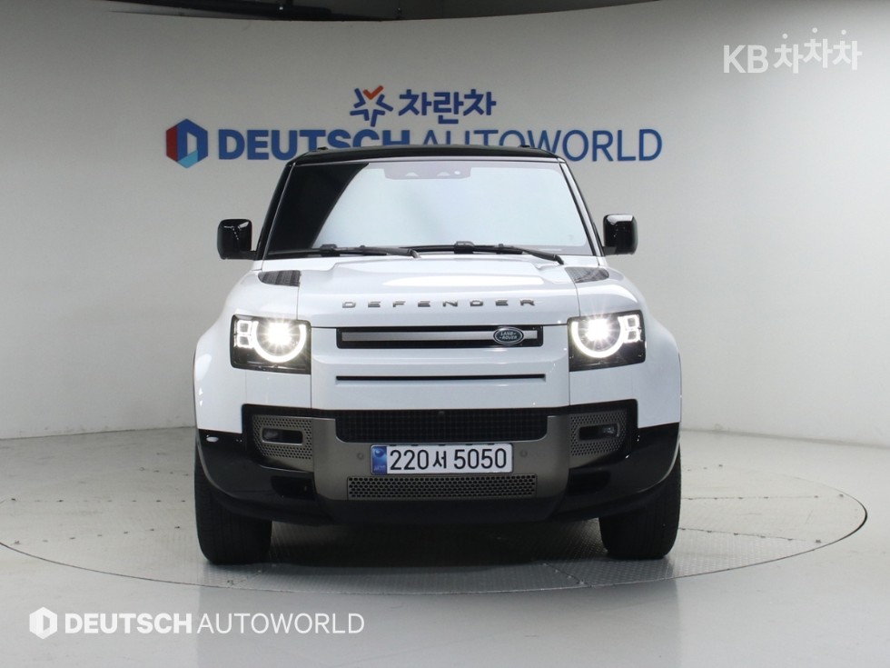 Land Rover Defender — miniaturë 3