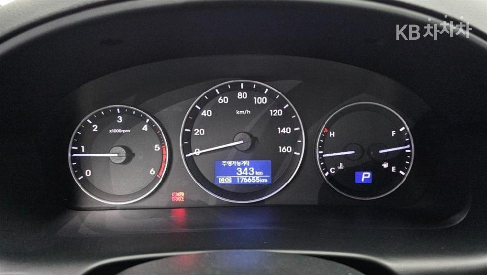 Hyundai Starex — miniaturë 8