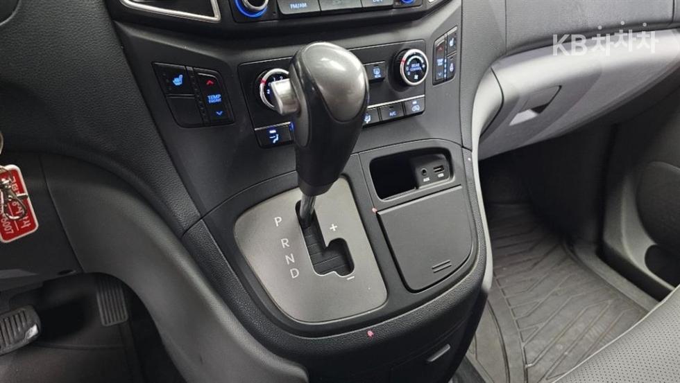 Hyundai Starex — miniaturë 9
