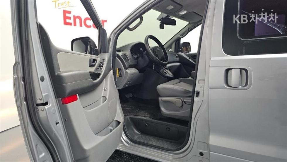 Hyundai Starex — miniaturë 10