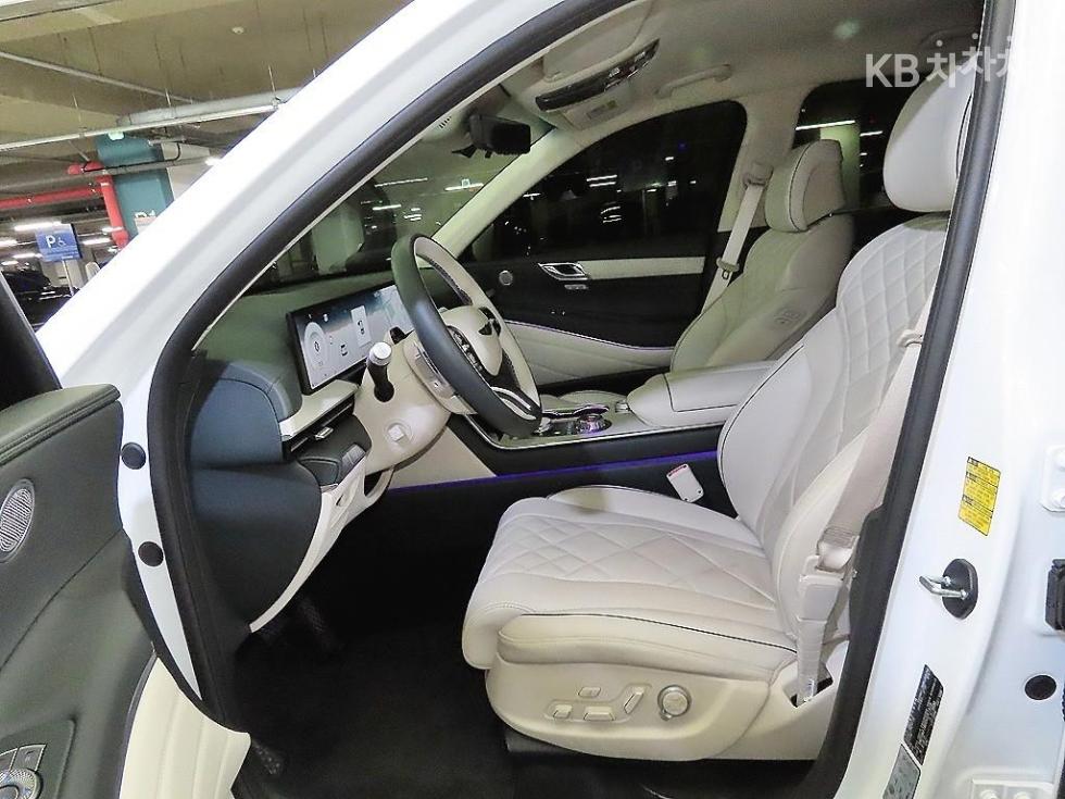 2025 Genesis GV80 photo