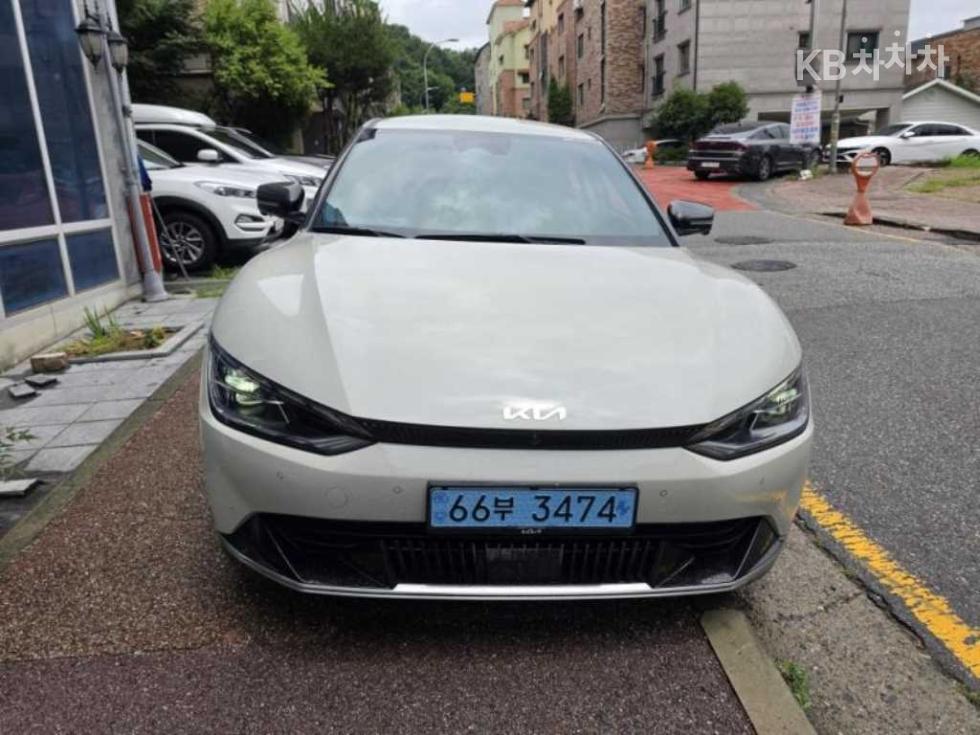 기아 EV6 2022년식 기아 EV6 롱 레인지 2WD 어스