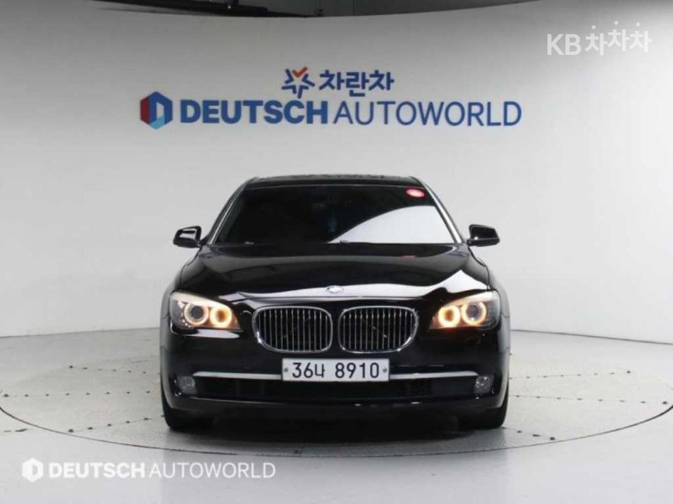 2010 BMW BMW 7 photo