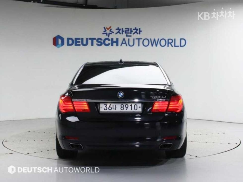 2010 BMW BMW 7 photo