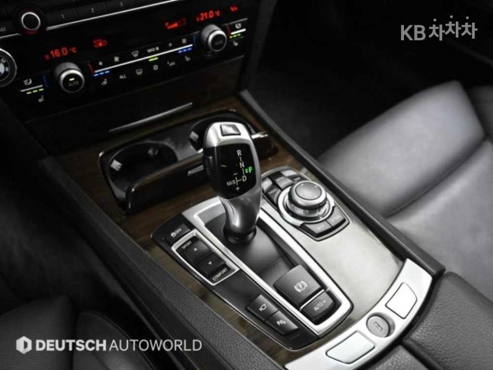 2010 BMW BMW 7 photo