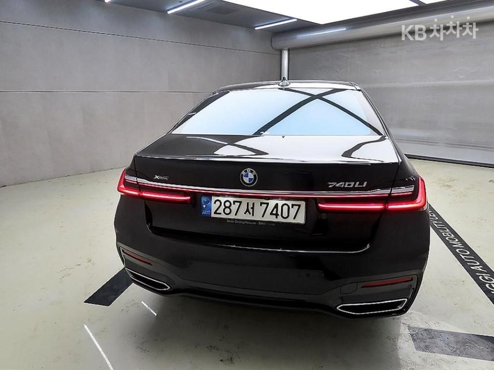 2022 BMW BMW 7 (G11) photo