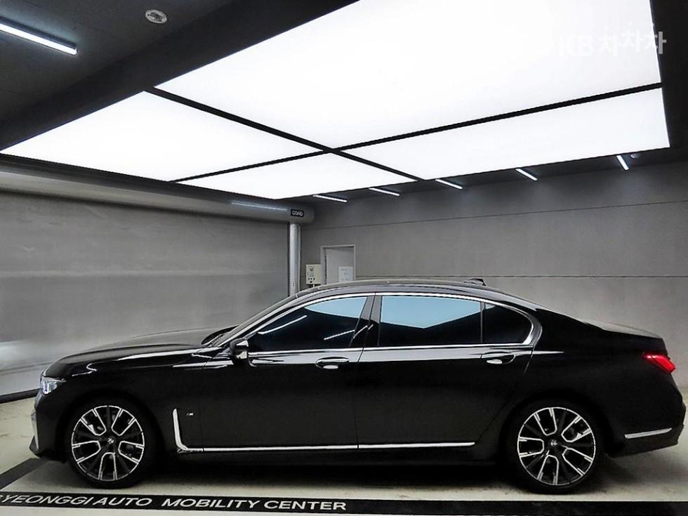 2022 BMW BMW 7 (G11) photo