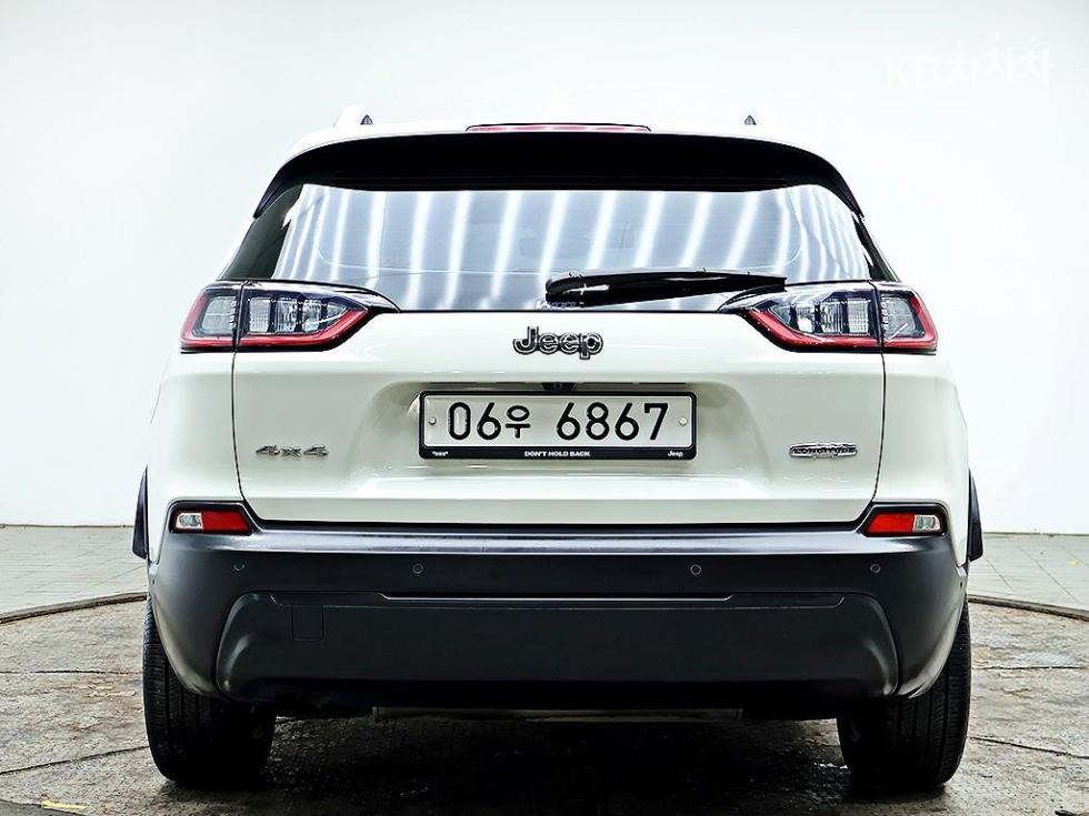 Jeep Cherokee — miniaturë 3