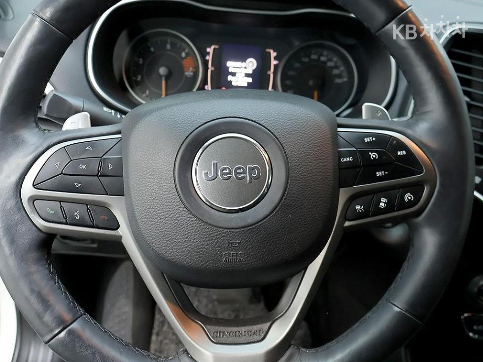 Jeep Cherokee — miniaturë 15