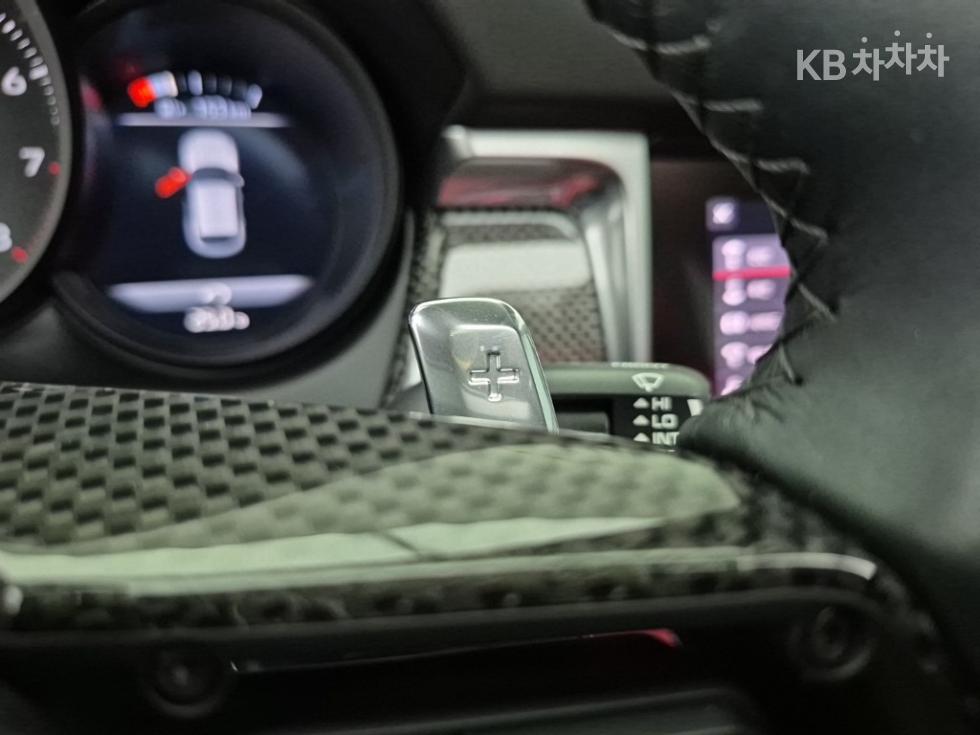 Porsche Macan — miniaturë 18