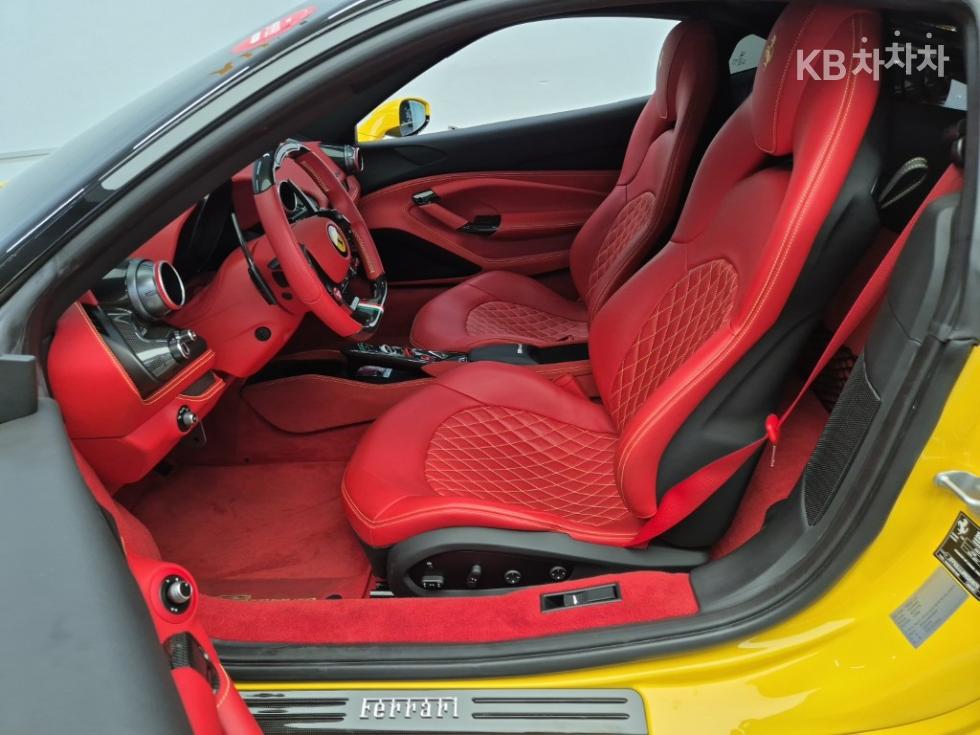 Ferrari F8 Tributo — miniaturë 11