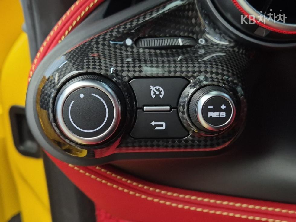 Ferrari F8 Tributo — miniaturë 14