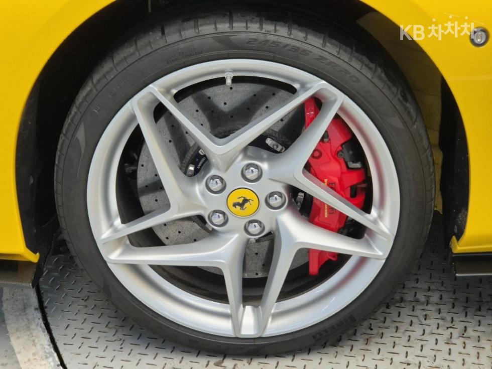 Ferrari F8 Tributo — miniaturë 19
