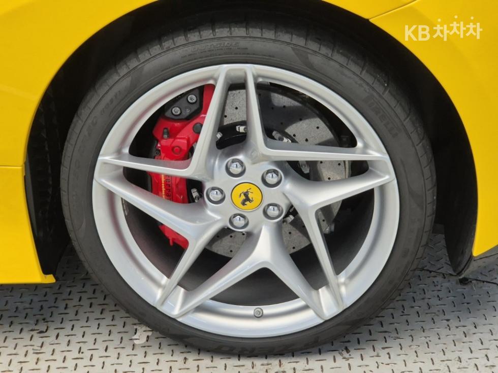 Ferrari F8 Tributo — miniaturë 20